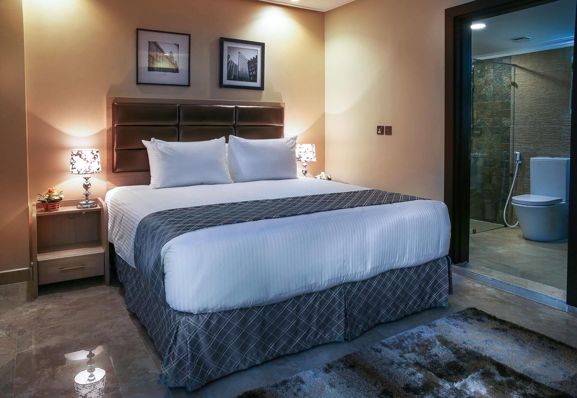 Adams Hotel Кувейт Экстерьер фото