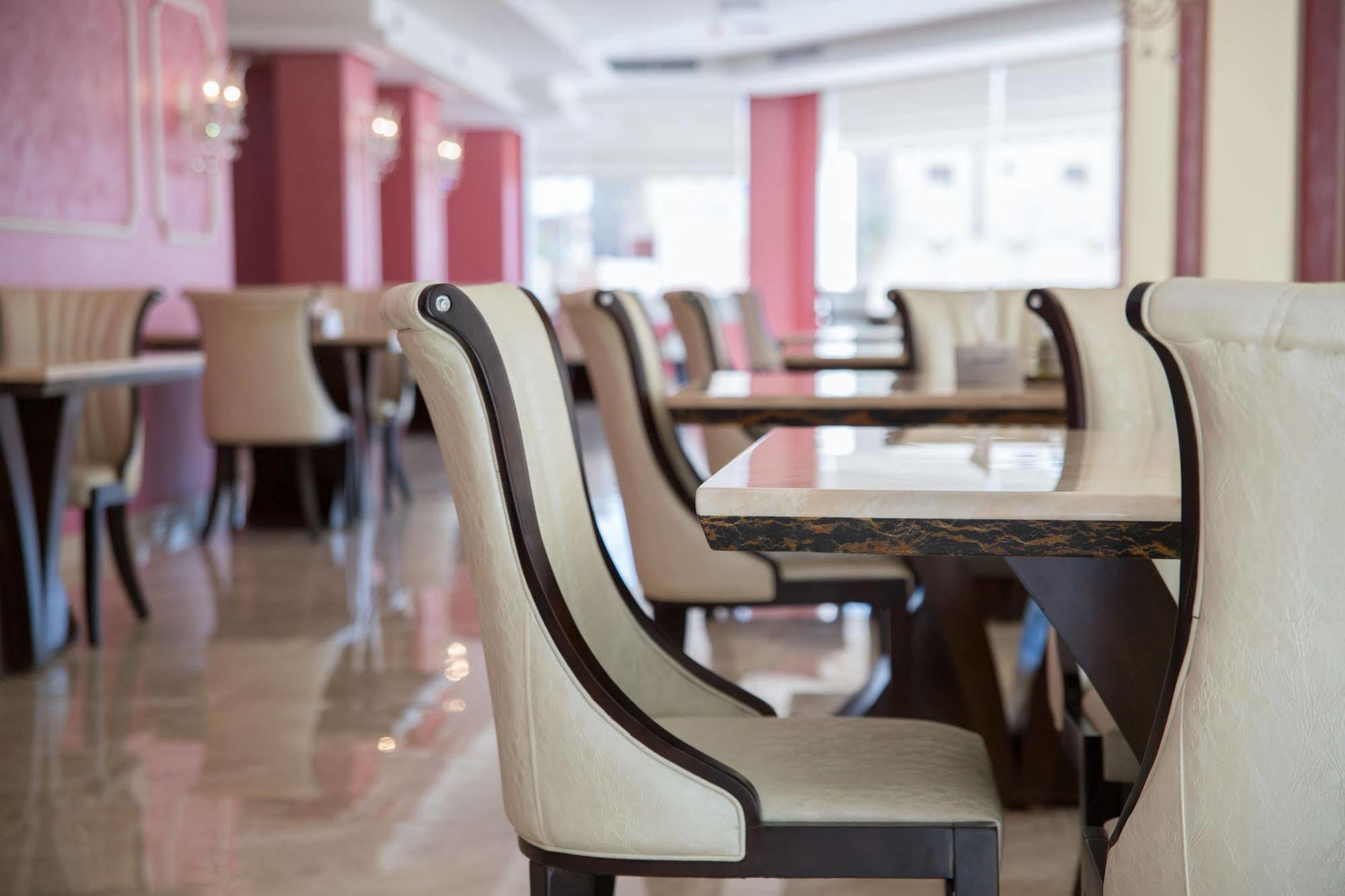 Adams Hotel Кувейт Экстерьер фото